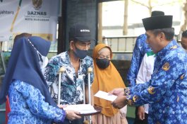 Camat Makassar Beri Apresiasi ke Baznas yang Menyalurkan Bantuan ke Warganya