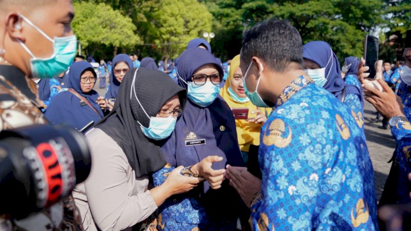 14 Tahun Mengabdi, Guru Disabilitas Sensorik Terima SK PPPK Dari Gubernur Andi Sudirman