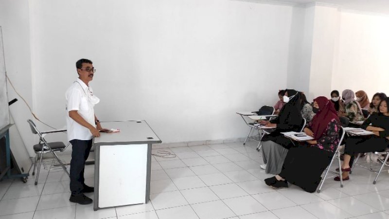 Aktivitas Mantan Camat Biringkanaya, Andi Syahrum Makkuradde saat jadi dosen di Kamous STIEM LPI Makassar 