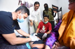 Wabup Luwu Utara Tinjau Khitan Massal Metode Lem