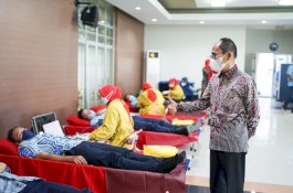Aksi Sosial Pegawai PDAM Lakukan Donor Darah PMI Sulsel