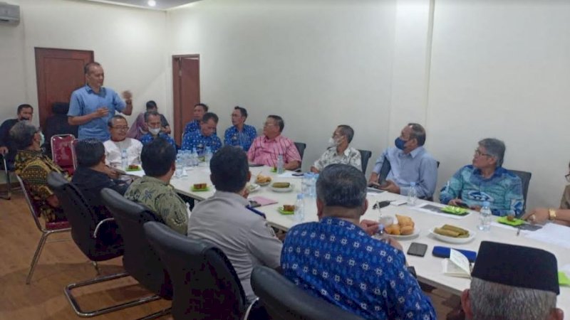 Pertemuan berlangsung di Sekretariat DPP KKDB di Jalan Antang Raya, Kota Makassar, Kamis (19/5/2022).