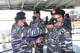 Komandan Kapal Perang KAL Mamuju-II 6-64 Resmi Berganti