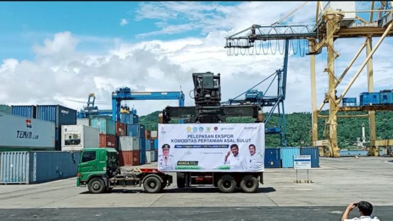 Pelepasan ekspor komoditas pertanian di Terminal Peti Kemas Bitung, Bitung, Sulawesi Utara, Jumat (20/5/2022).