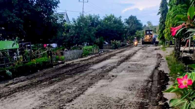 Bupati Wajo Bersyukur Ruas Jalan Provinsi Ulugalung-Salaonro Mulai Dikerjakan