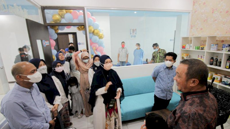 Suasana Grand Opening Nutrition Care Anda Wellnes Klinik Medical Center" PADA IDI" di jalan Perintis Kemerdekaan Makassar, Minggu(22/5/22).