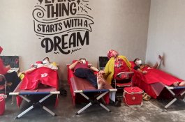 Warung Ropang Plus Bersama PMI SulSel Gelar Donor Darah. 