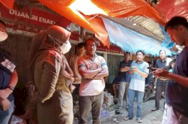 Sosialisasi Pembangunan ke Pedagang, Wabup Maros Suhartina Turun ke Pasar Turikale