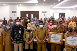 Pemprov Sulsel Terima Penghargaan Kemendagri, Peringkat Dua Terbaik Nasional