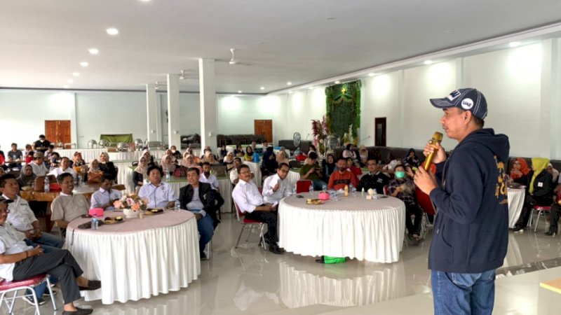 Acara mengukuhkan pengurus angkatan 86 SMAN 6 Makassar periode 2022-2025 di Kabupaten Takalar, Kamis (26/5/2022).