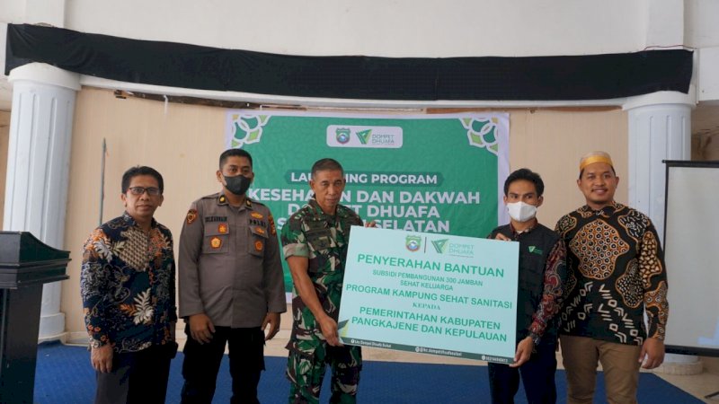 Perahu Dakwah dan Sanitasi 300 Jamban gratis resmi diluncurkan pada Kamis (26/05/2022) di Aula Gedung Bundar Rujab Bupati Kabupaten Pangkep. 