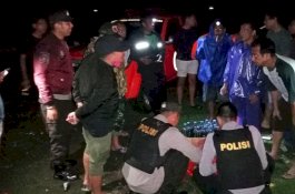 Kapal Nelayan Terdampar di Perairan Barru, 11 ABK Berhasil Diselamatkan