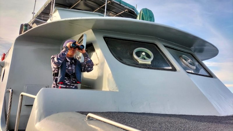 TNI AL Kerahkan Kapal Perang Cari Korban KM Ladang Pertiwi yang Tenggelam di Selat Makassar