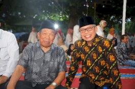 Aksa Mahmud dan Taufan Pawe Saling Puji di Pantai Indah Bosowa