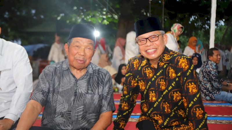 Aksa Mahmud dan Taufan Pawe.