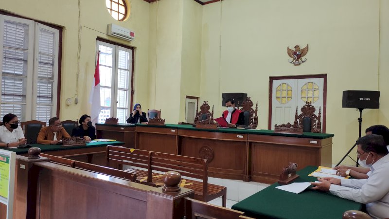Proses sidang berlangsung di Pengadilan Negeri Makassar, Senin 30/5/2022.