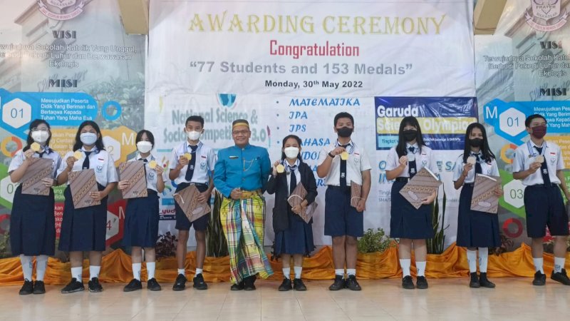 SMP Frater Makassar Raih 153 Medali Pada Olympiade Tingkat Nasional