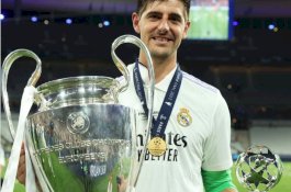 Plakatnya Dicabut Fans Atletico Madrid, Begini Cara Courtois Menanggapinya
