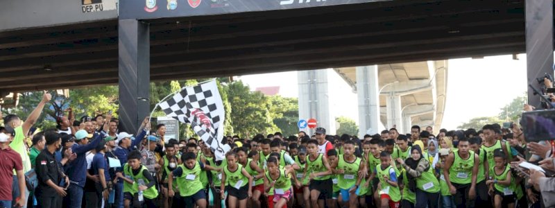 Wali Kota Danny Lepas Peserta Lari Kapolrestabes Makassar Cup, Junjung Sportivitas Bersama Jaga Kota