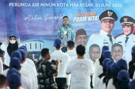Resmi, Pegawai Honorer PDAM Makassar Dikukuhkan, Beni: Mereka Masa Depan dan Pelanjut Kepemimpinan