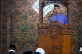 Safari Ramadan di Lakkang, Rudianto Lallo Tekankan Pendidikan Anak ke Warga