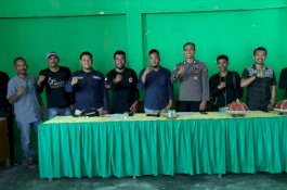 Camat Tanete Riaja Bentuk Komunitas Pengelola Lapangan Bola