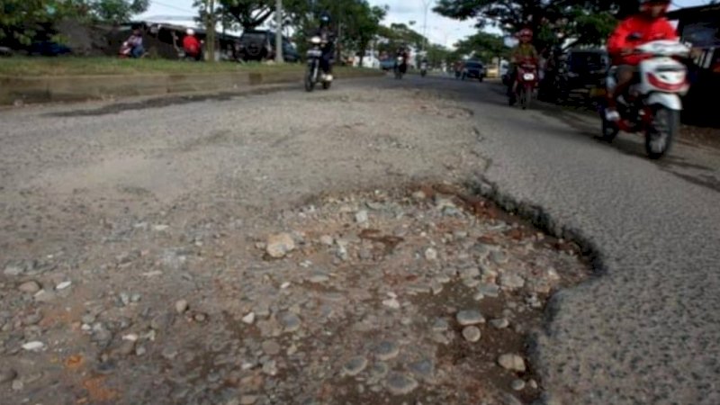 Perbaikan Jalan Tun Abdul Razak dipastikan akan dikerjakan Dinas PUTR tahun ini.