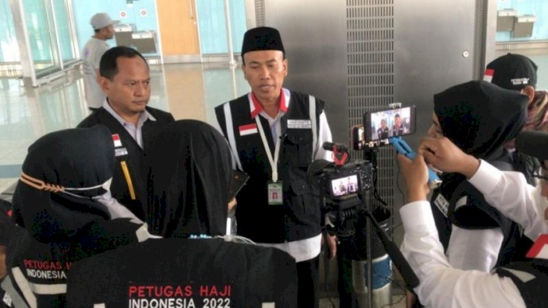 Kadaker Bandara Haryanto beri keterangan pers terkait jemaah wafat (Foto: Kemenag RI)