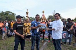 Wabup Luwu Utara Tutup Turnamen Sepak Bola Kambisa III Cup 2022