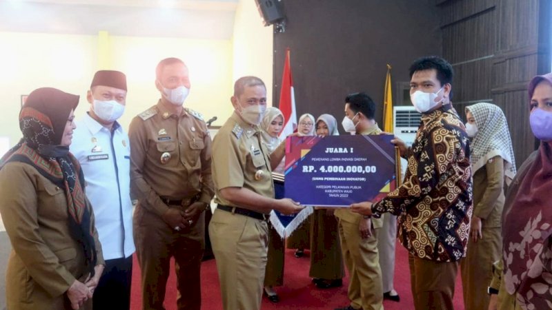 Penganugerahan Lomba Inovasi Daerah 2022 berlangsung di Ruang Pola Kantor Bupati Wajo, Senin (6/6/2022). 