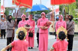 Ketua Bhayangkari Sulsel Berkunjung ke Barru, Resmikan Bank Sampah