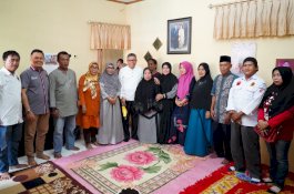 Taufan Pawe Kunjungi Rumah Duka Suporter PSM yang Meninggal Kecelakaan