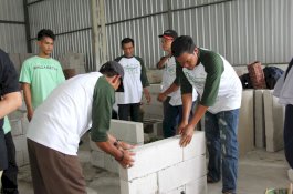 Kalla Beton Gelar CSR Pelatihan Pertukangan Modern
