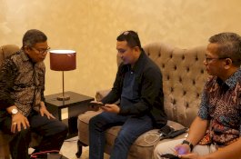 Bahas PSM Makassar, Taufan Pawe dan Sadikin Aksa Bertemu