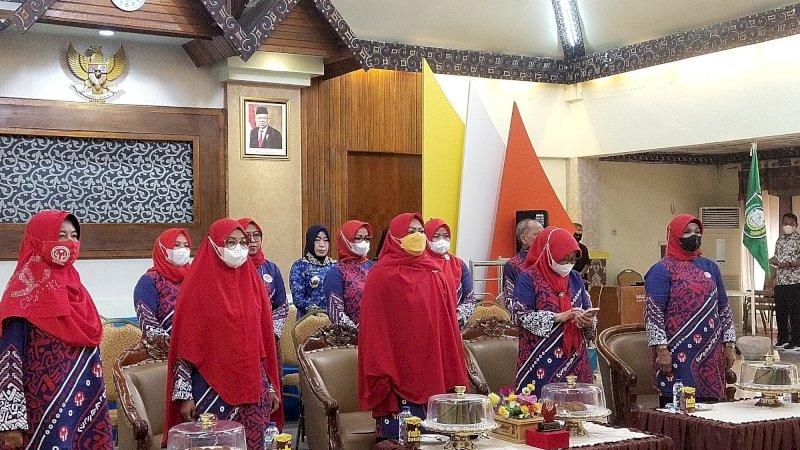 Erna Rasyid Taufan Ikuti Pelantikan Ketua Dekranasda Kalteng dan Sulsel