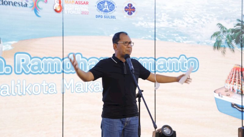 Wali Kota Makassar Moh Ramdhan “Danny” Pomanto saat hadir membuka acara Makassar Direct Sale dan Promosi F8 di Beachwalk Bali, Jum’at (17/6/2022).