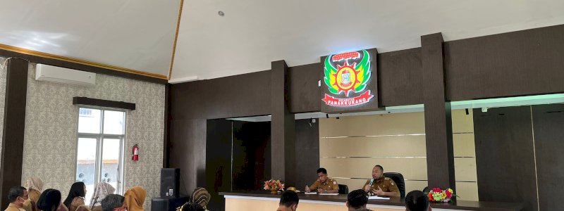 Pimpin Rapat Koordinasi, Camat Panakkukang Beri Arahan Kepada Jajarannya