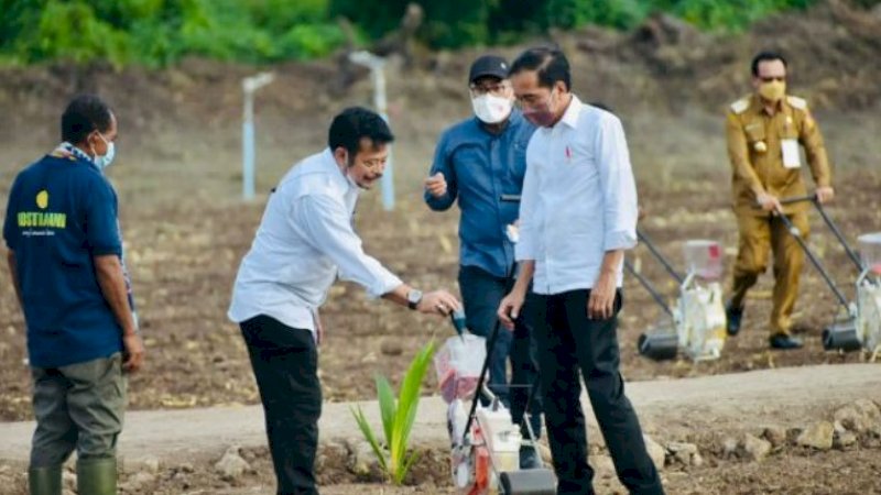 Presiden Joko Widodo (kanan) bersama Menteri Pertanian, Syahrul Yasin Limpo, dalam salah satu kesempatan. (Foto: Istimewa)