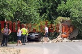 Duh! Mobil Cristiano Ronaldo Hancur Tabrak Rumah