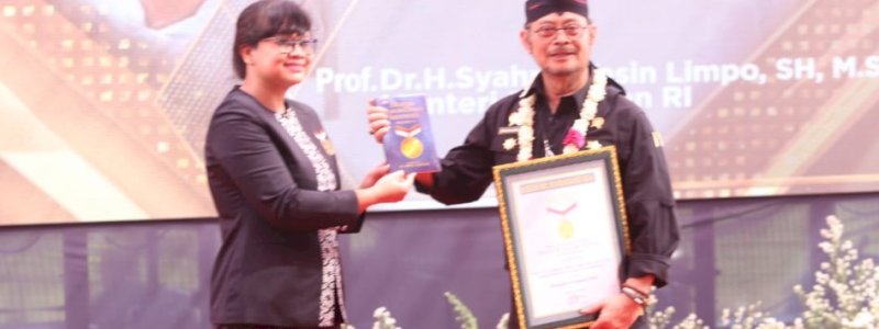 Peringatan HKP 2022, Mentan SYL Terima Rekor MuRI sebagai Pemrakarsa Gerakan IP400