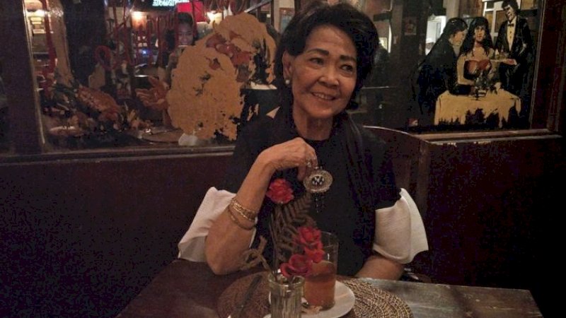 Rima Melati berkunjung ke Jaya Pub yang Ia dirikan bersama Almarhum suaminya, Frans Tumbuan.(Kompas.com/SHERLY PUSPITA)