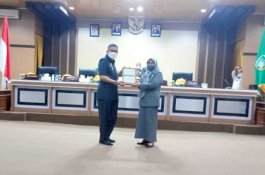 Ketua DPRD Parepare Pimpin Paripurna Penyerahan LKPJ TA 2021