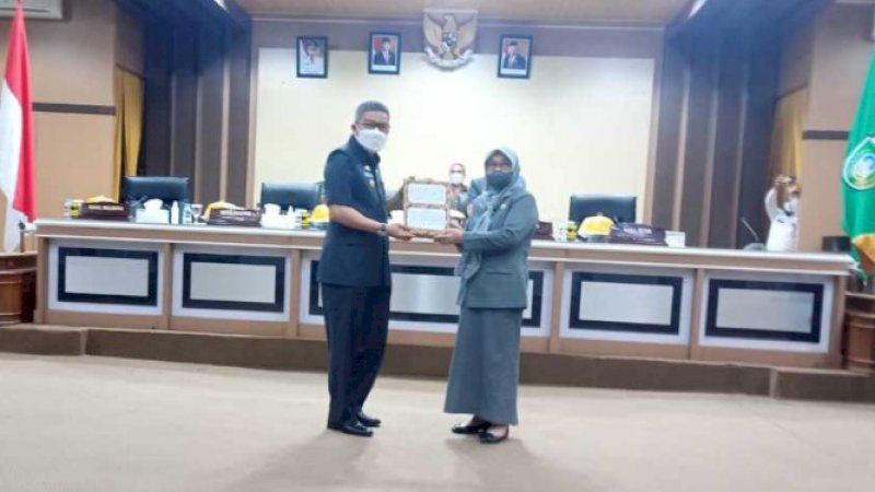 Rapat paripurna penyerahan LKPJ Wali Kota Parepare tahun anggaran 2021di ruang sidang DPRD Kota Parepare, Rabu (30/3/2022).