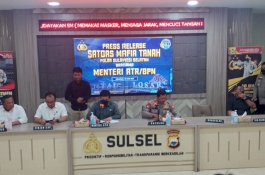 Dua Tersangka Dugaan Pemalsuan Surat Autentik Lahan Eks Kebun Binatang Makassar Ditahan