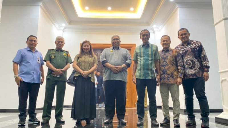 CEO PT Vale Indonesia Tbk, Febriany Eddy, bersama Vice President Director PT Vale, Adriansyah Chaniago, bersilaturahmi bersama Gubernur Sulawesi Tenggara, Ali Mazi, di kediamannya.