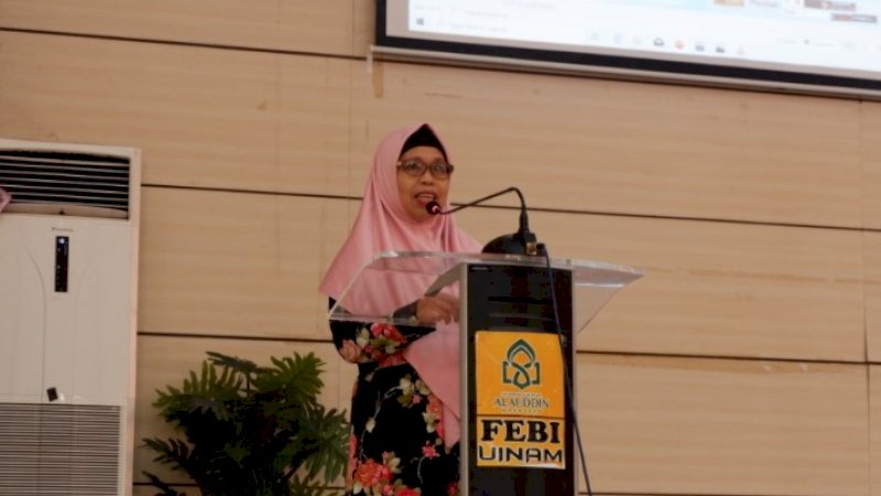 Prof. St. Azizah.