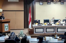 Wali Kota Parepare Serahkan Ranperda Pertanggungjawaban Pelaksanaan APBD 2021