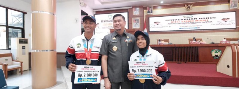 Pemkab Gowa Beri Bonus Atlet dan Pelatih Berprestasi&nbsp;di POPDA