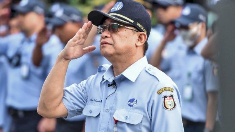 Dirut PDAM Makassar, Beni Iskandar jadi irup upacara bendera di kantor PDAM Makassar,Senin, (4/7/22)