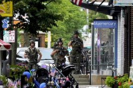 Awalnya Dikira Bunyi Petasan, Penembakan Saat Parade Hari Kemerdekaan AS Tewaskan Enam Orang